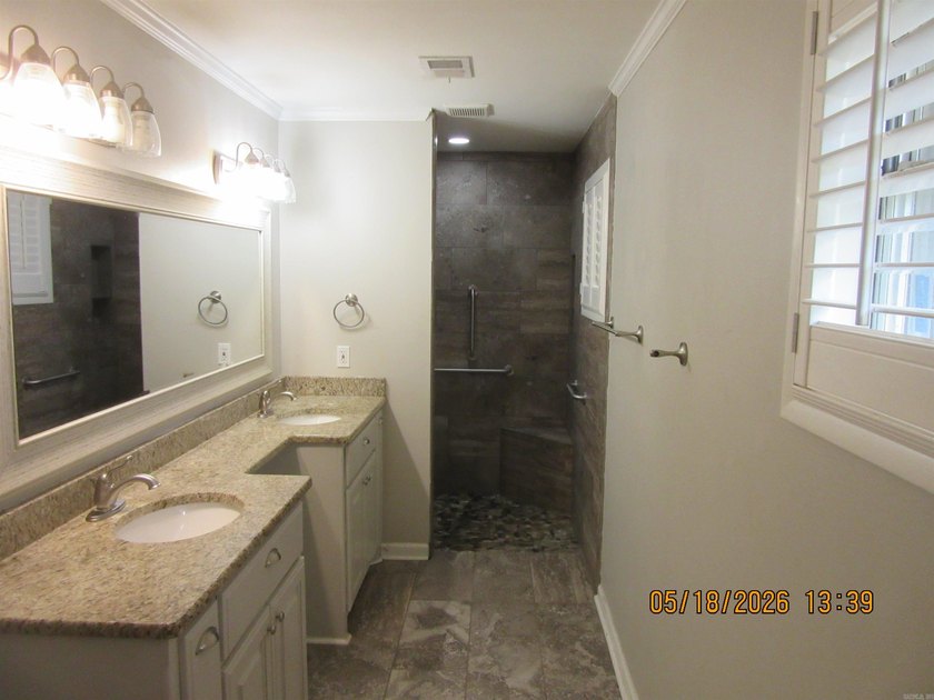 Well maintained brick home and 2 acres just outside city limits - photo 12
