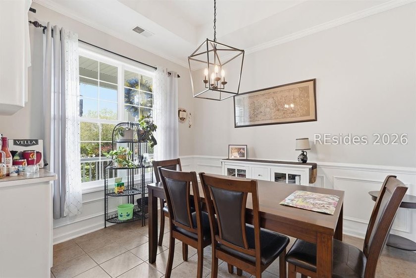 Welcome home to this meticulously maintained, move-in ready - photo 12