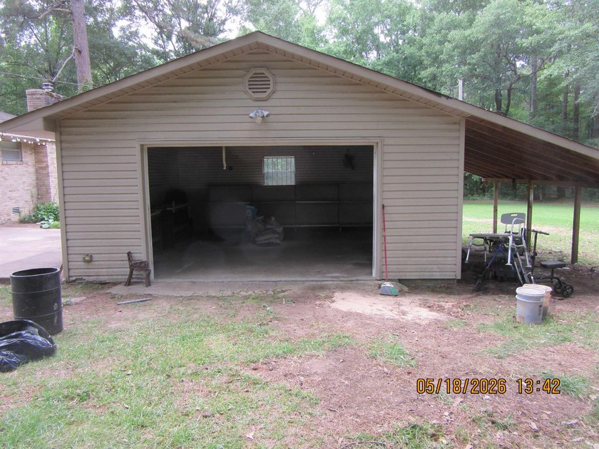 Well maintained brick home and 2 acres just outside city limits - photo 15