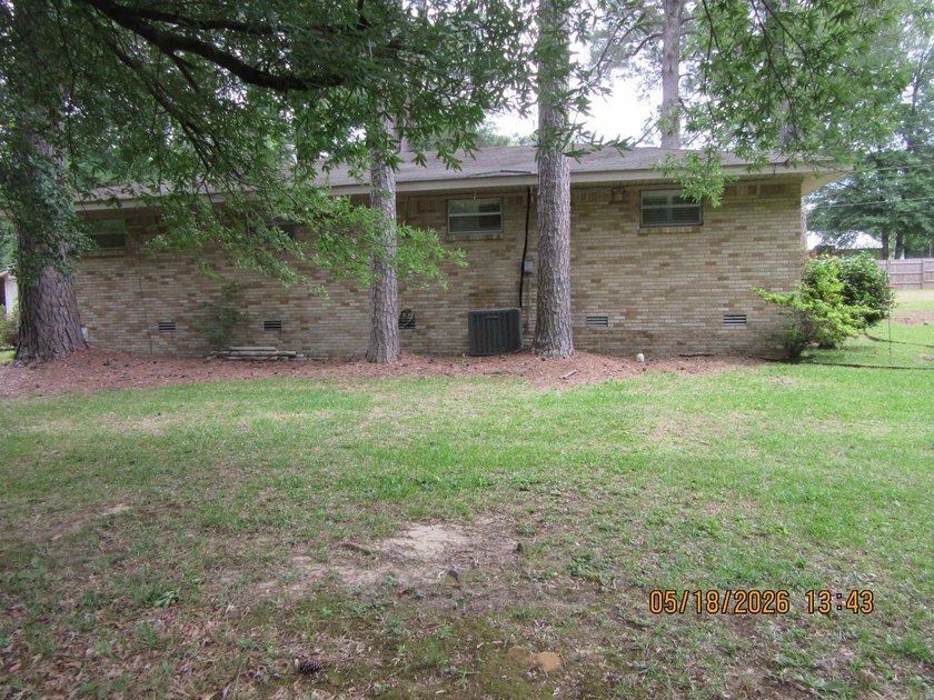 Well maintained brick home and 2 acres just outside city limits - photo 17