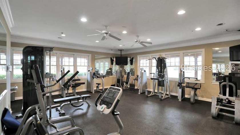 Welcome home to this meticulously maintained, move-in ready - photo 32