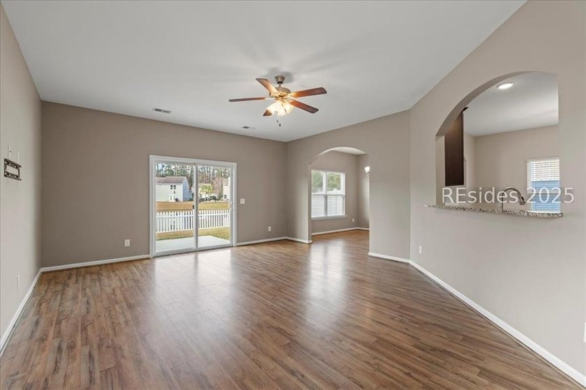 Stunning, move-in-ready 3-bedroom, 2.5-bath home in sought-after - photo 4