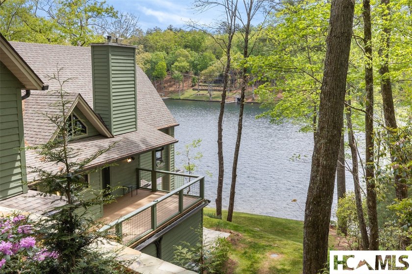 Fully reimagined lakefront on Lake Toxaway. The sellers - photo 5