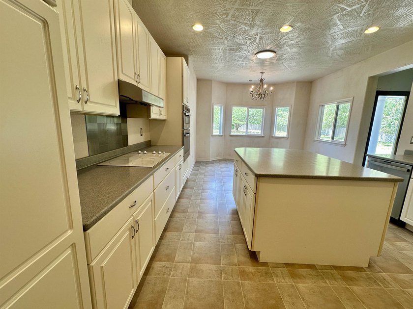 Welcome to 1860 Alexandria Way, a spacious 2,916-square-foot - photo 16