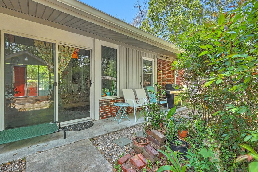 This quaint brick ranch is the perfect starter home or first - photo 25