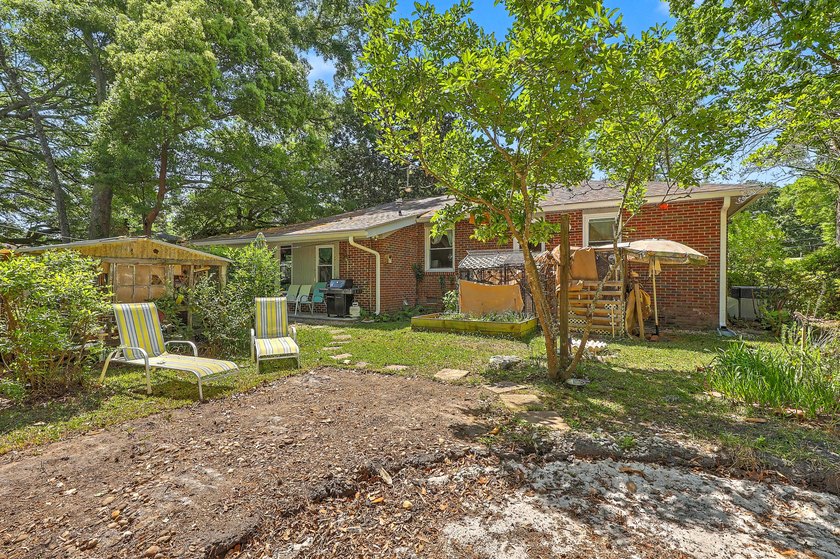 This quaint brick ranch is the perfect starter home or first - photo 30