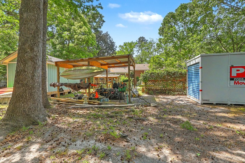This quaint brick ranch is the perfect starter home or first - photo 33