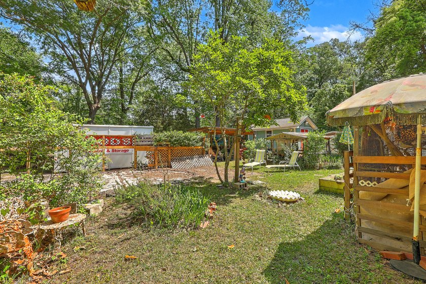 This quaint brick ranch is the perfect starter home or first - photo 34