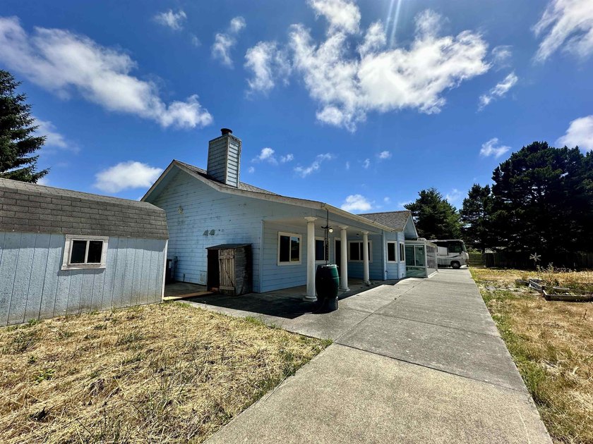 Welcome to 1860 Alexandria Way, a spacious 2,916-square-foot - photo 40