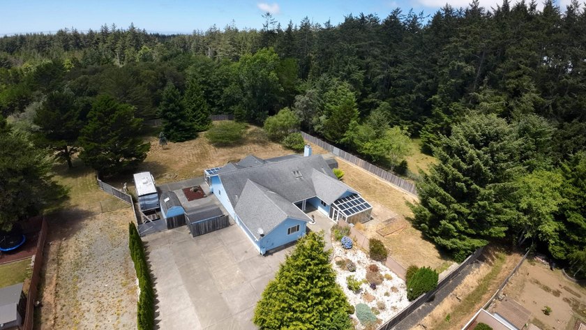 Welcome to 1860 Alexandria Way, a spacious 2,916-square-foot - photo 44