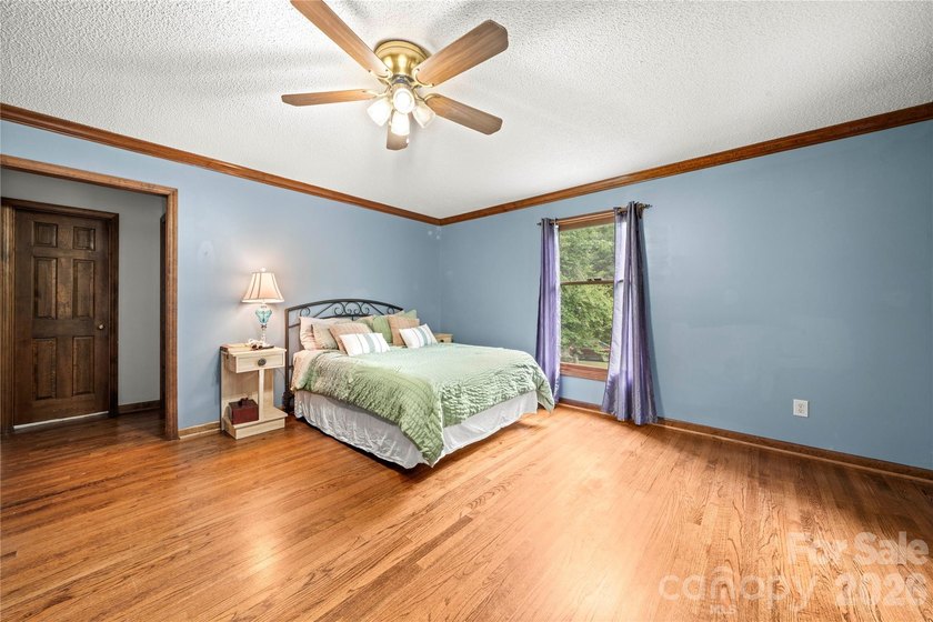 Don't miss out on this charming family home and what it has to - photo 9