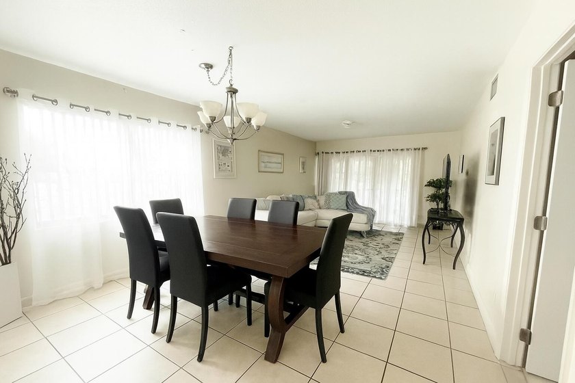 Spacious 2-Bedroom, 2-Bathroom Corner Unit in Forest Hill Villas - photo 11