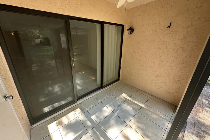 Spacious 2-Bedroom, 2-Bathroom Corner Unit in Forest Hill Villas - photo 12