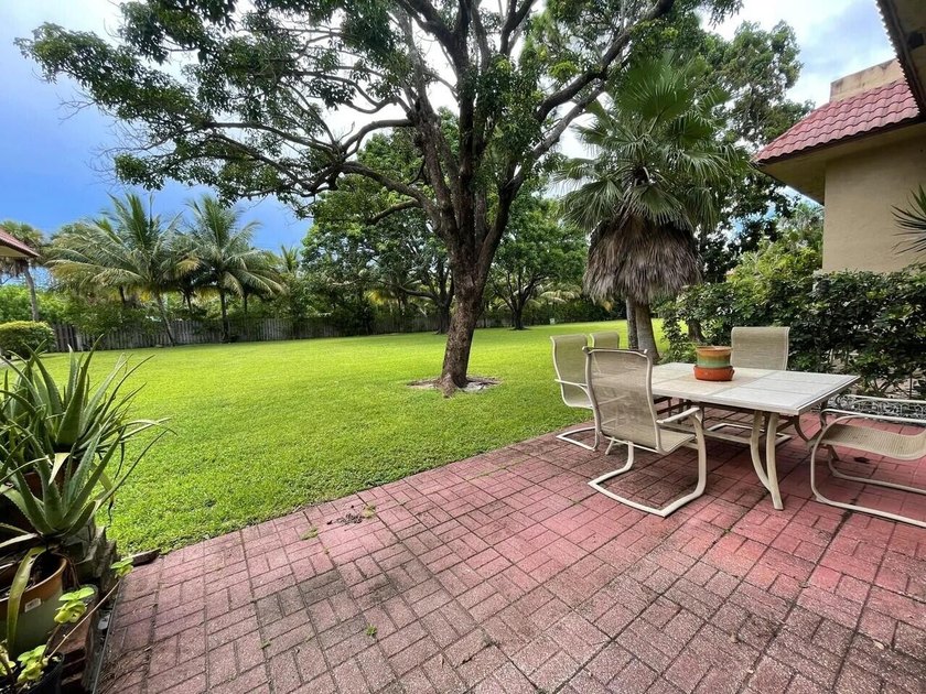 Spacious 2-Bedroom, 2-Bathroom Corner Unit in Forest Hill Villas - photo 13
