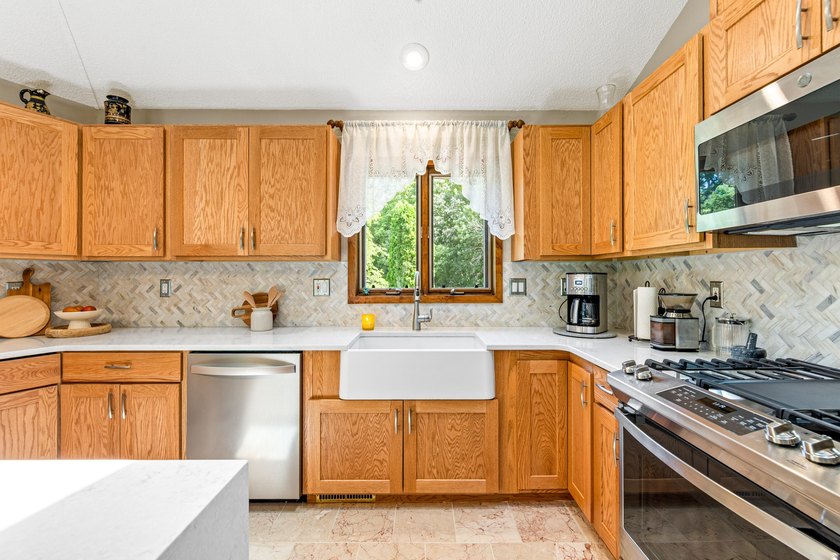 Welcome Home to your private golf course in this small community - photo 15