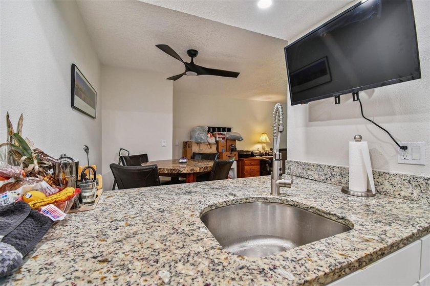 BACK ON THE MARKET!!!!BUYERS FINANCING FELL THROUGH!! YOUR GAIN - photo 18