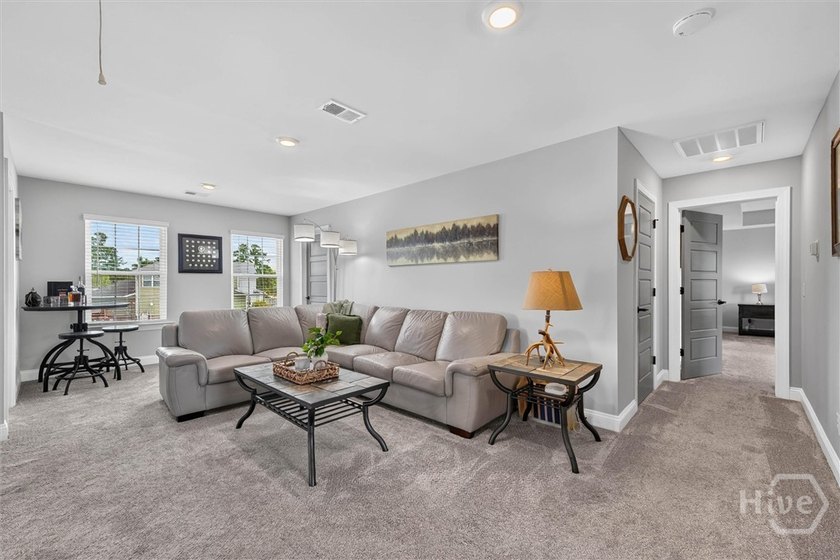 Welcome to this beautifully appointed 4-bedroom, 3 and a half - photo 25