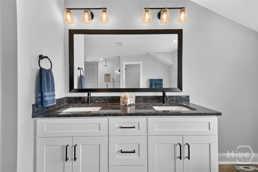 Welcome to this beautifully appointed 4-bedroom, 3 and a half - photo 28