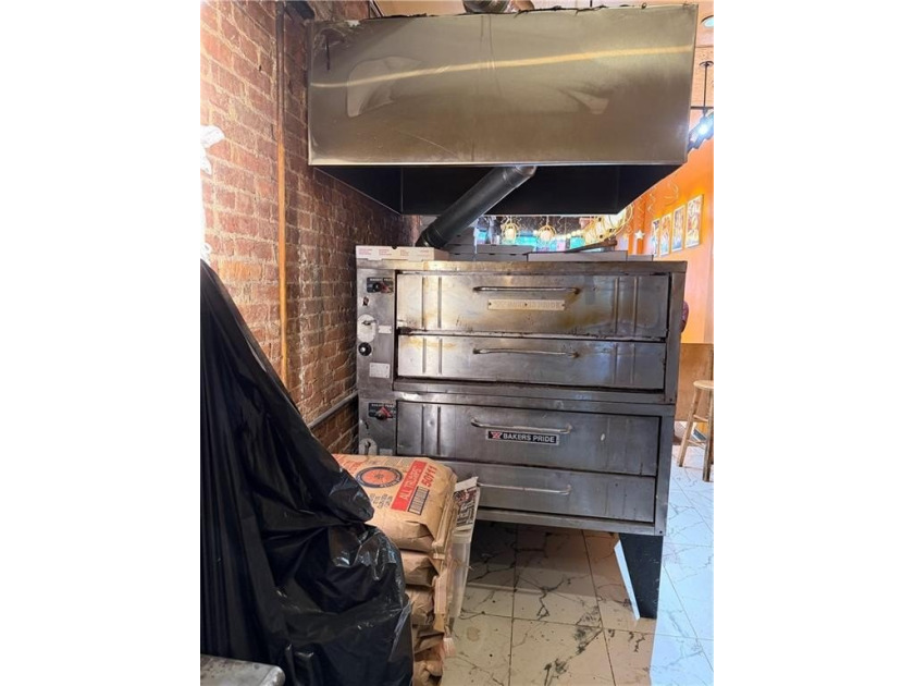 Exceptional opportunity to acquire a fully equipped pizzeria in - photo 6