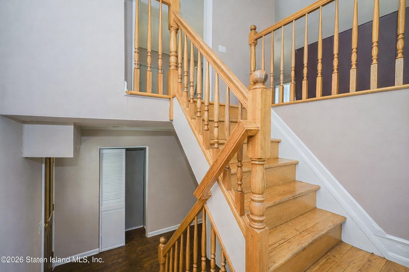 Welcome to 52 Vineland Avenue located in Huguenot. Spacious &amp; - photo 4
