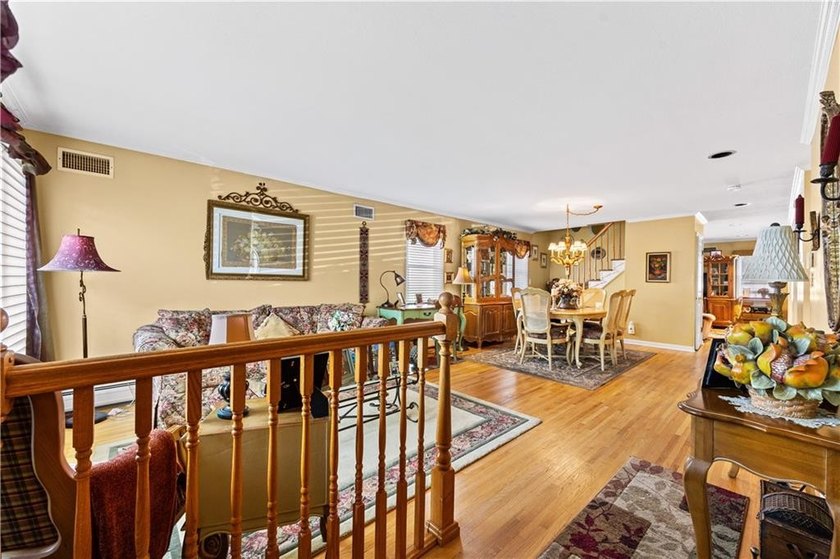 Welcome to 4711 Hylan Boulevard, a beautiful detached - photo 2
