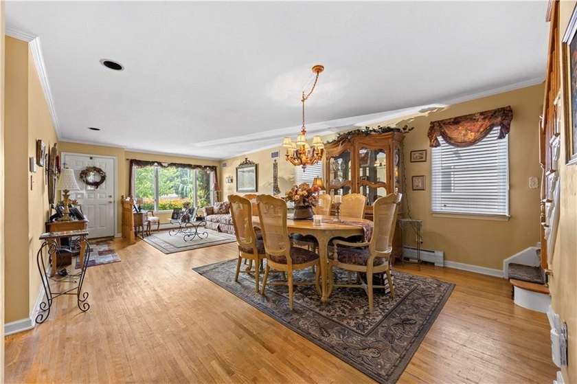 Welcome to 4711 Hylan Boulevard, a beautiful detached - photo 3