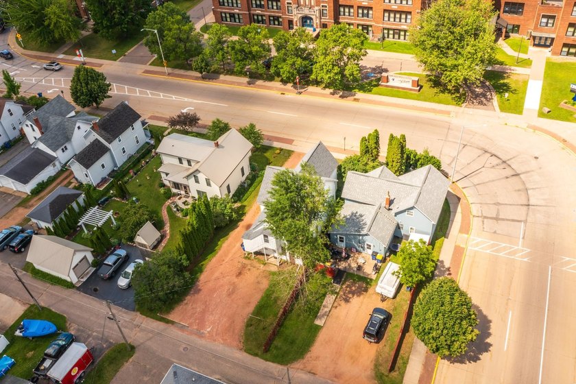 Investors, take notice! This well-maintained duplex in the City - photo 5
