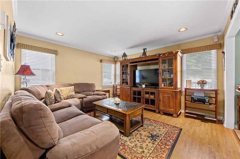 Welcome to 4711 Hylan Boulevard, a beautiful detached - photo 7