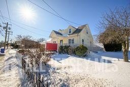 PRIME LOCATION! Well-maintained, spacious, professional office - photo 4
