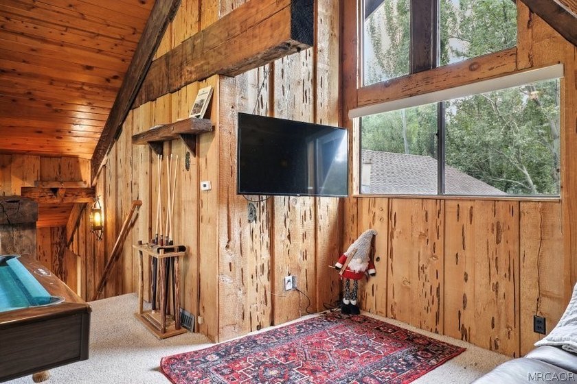 This Chalet-style Moonridge retreat is in the center of all that - photo 12