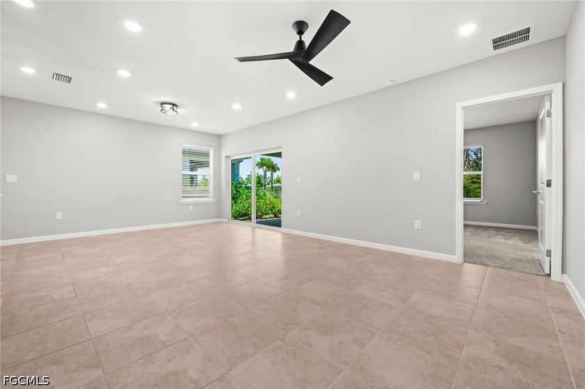Welcome to this beautifully designed Daylen model by Pulte Homes - photo 12