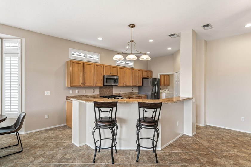 Beautiful Open 2 bedroom, 2 bath home that also has a 3rd - photo 13