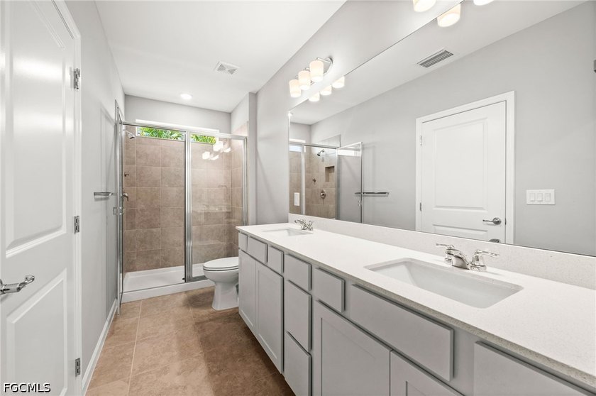 Welcome to this beautifully designed Daylen model by Pulte Homes - photo 13