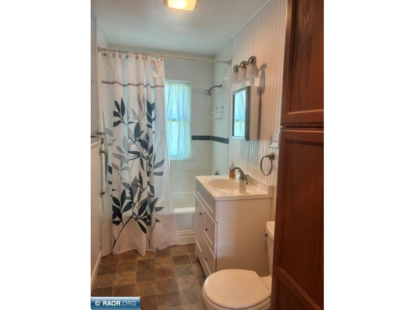 Very nicely appointed home. In a very nice area. 3 Bedroom 1.75 - photo 15