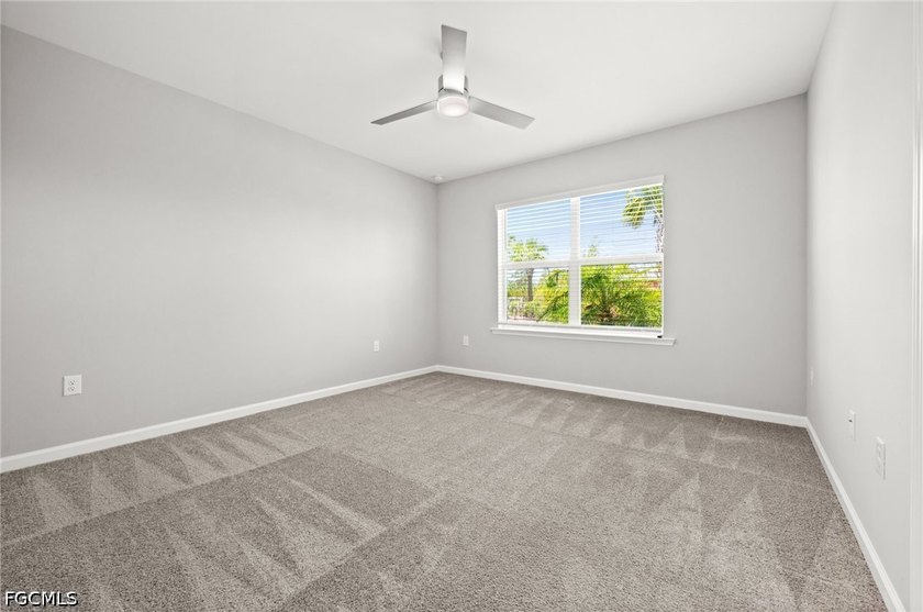 Welcome to this beautifully designed Daylen model by Pulte Homes - photo 16
