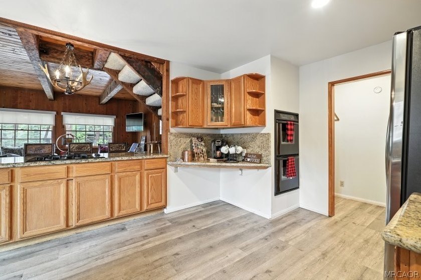 This Chalet-style Moonridge retreat is in the center of all that - photo 17