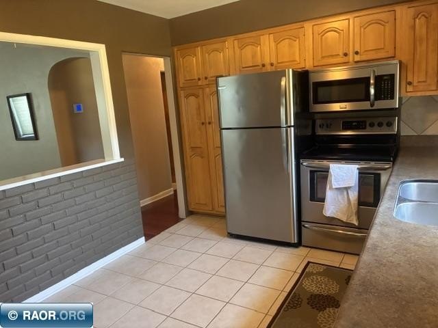 Very nicely appointed home. In a very nice area. 3 Bedroom 1.75 - photo 23