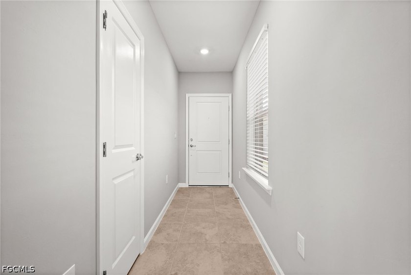 Welcome to this beautifully designed Daylen model by Pulte Homes - photo 27