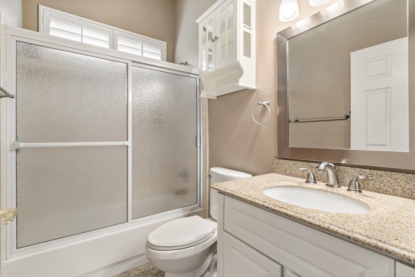 Beautiful Open 2 bedroom, 2 bath home that also has a 3rd - photo 29