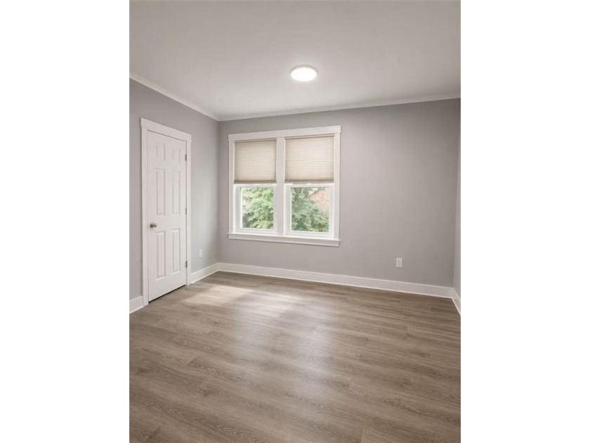 Welcome to this beautifully renovated fully detached - photo 10