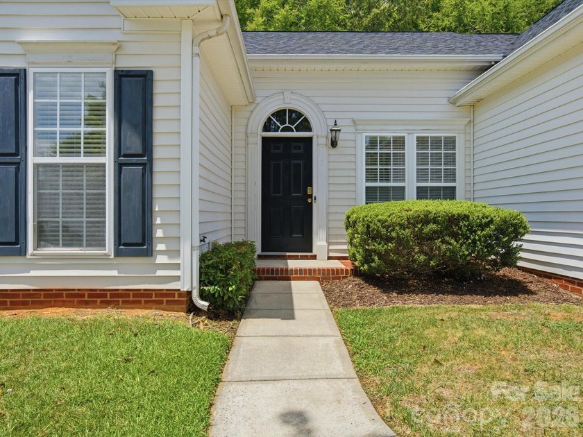 Welcome to your next chapter of homeownership in this charming - photo 4