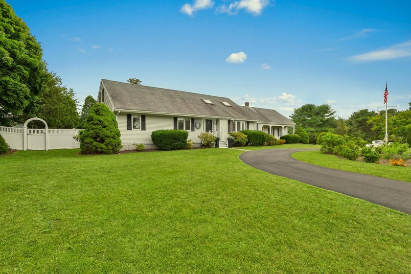 7 Oxford offers prime location within close proximity to the - photo 4