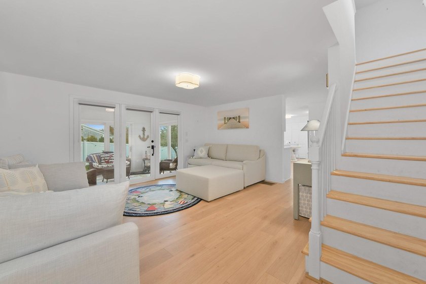 7 Oxford offers prime location within close proximity to the - photo 8