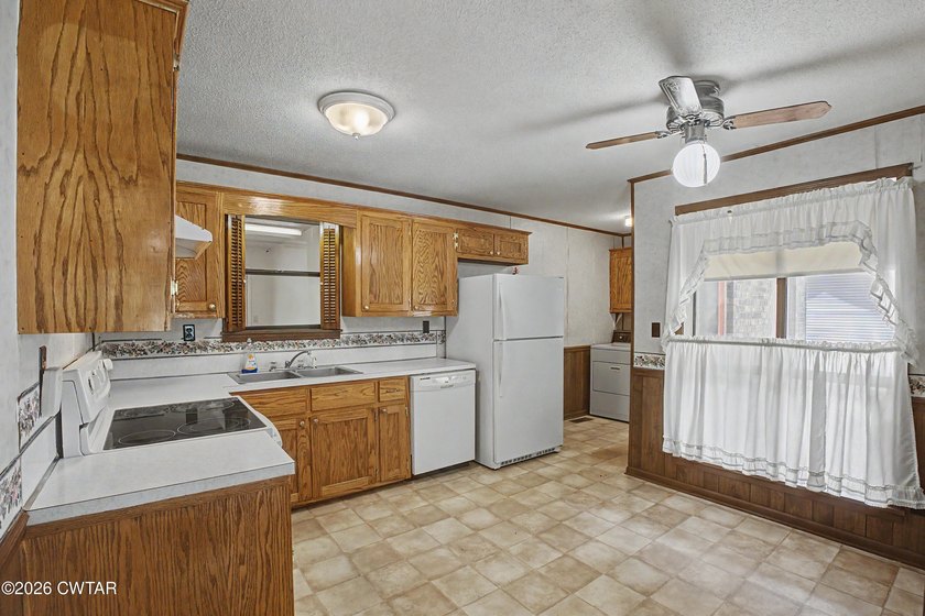 Looking to add to your investment portfolio? This 2 bedroom, 1.5 - photo 8