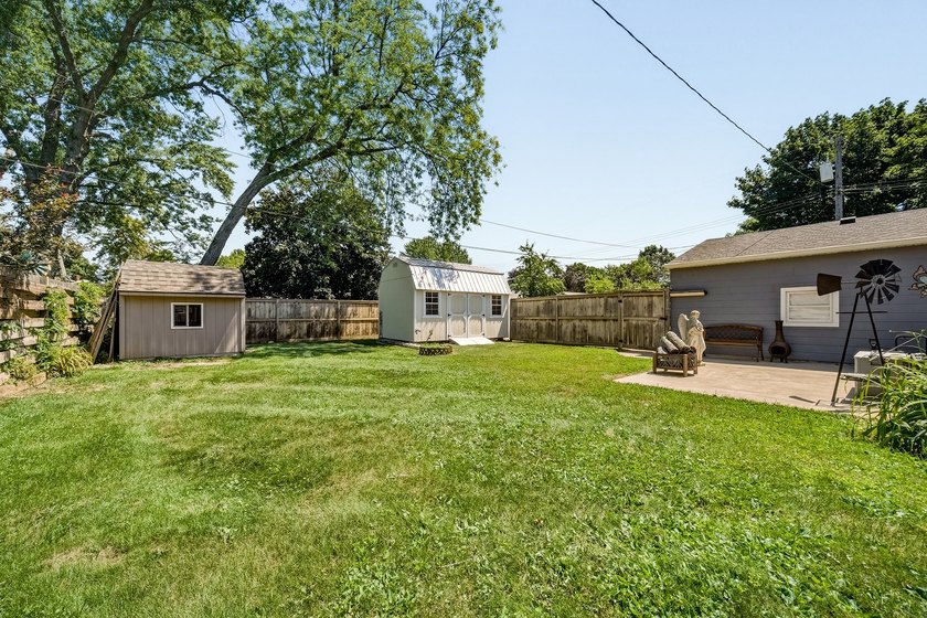 Bigger than it looks and packed with value this 5 bedroom, 2 - photo 8