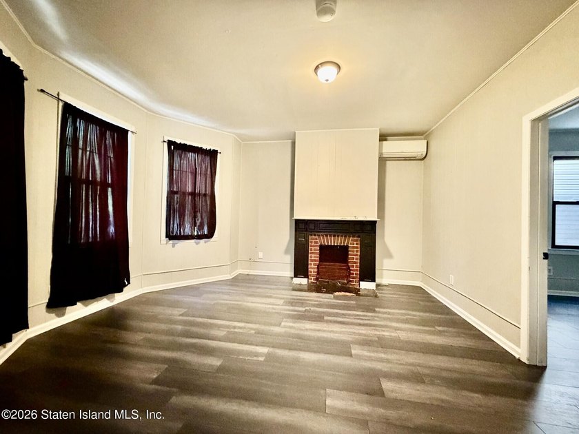 6 OVER 6, RENOVATED 2 YEARS AGO, SECOND FLOOR IS RENTED 3,500 - photo 3