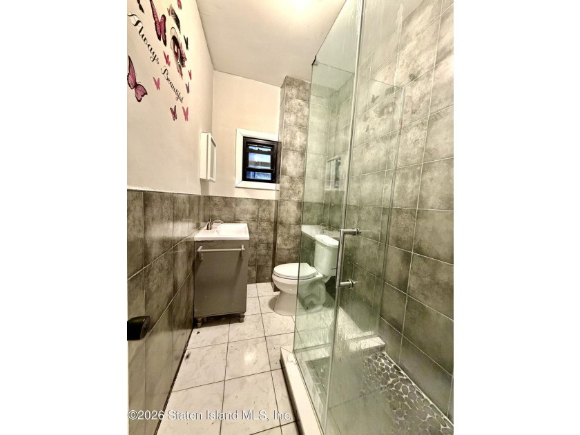 6 OVER 6, RENOVATED 2 YEARS AGO, SECOND FLOOR IS RENTED 3,500 - photo 8