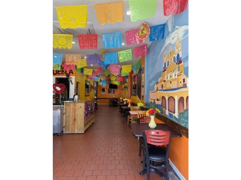 Spanish Resturant located in a beautiful neighbourhood - photo 2