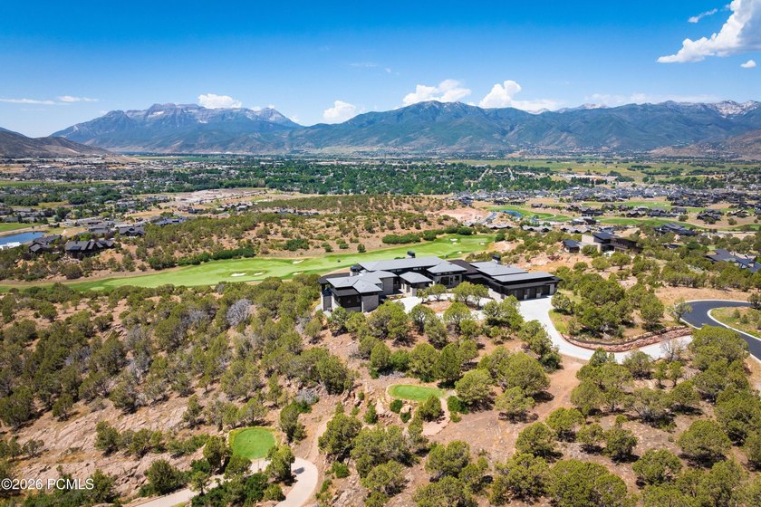 Introducing the most significant private estate ever offered in - photo 4