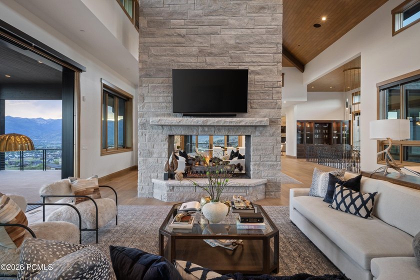 Introducing the most significant private estate ever offered in - photo 6